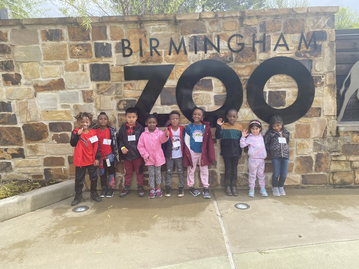 TCSSkyland's tweet photo. Our Kindergarten students enjoyed seeing all of the animals at the @BirminghamZoo on Friday! @TCSBoardofEd https://t.co/WKD1DpRp3c