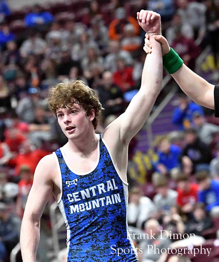 Luke Simcox is going for the GOLD 🥇 in the 133 lb. brackets at them PIAA AAA State Championships. He is in the FINALS! Congratulations Luke! Let it fly bud! We are proud of you!!!