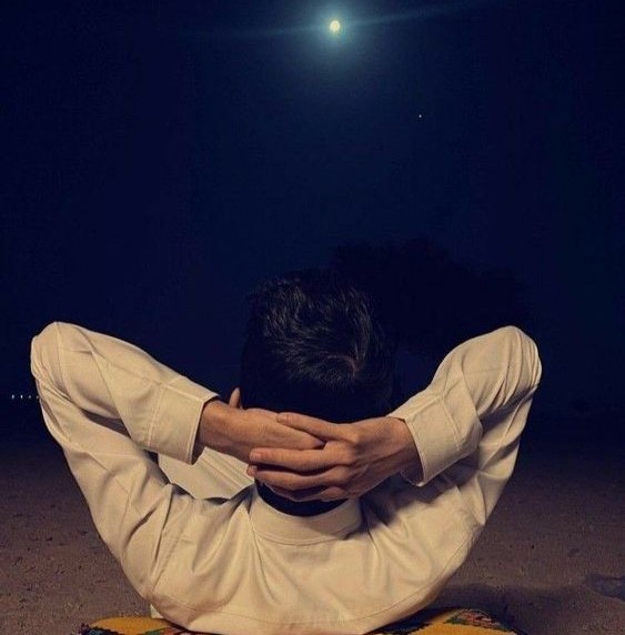 " لا يرى الجمال إلا مَن كان يحمل بعضاً منه في روحه، فحتى الإحساس بالجمال جمال " (م)

#جماليات 
#مساء_الخيرᅠ