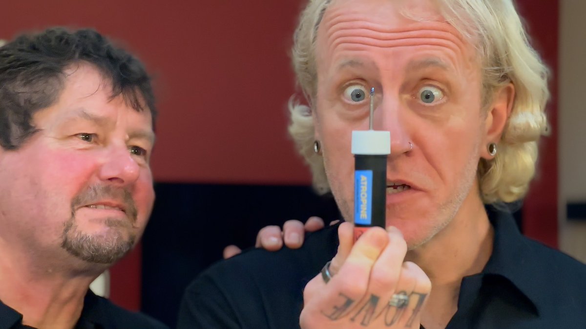 pculturejunkie's tweet photo. Bite-sized Lloyd & Gary “Biohazard” https://t.co/iJ8ZyLhEWN #entertainment #video #videos #filming #indiefilm #youtube #youtubechannel #ythub #garyorgan #lloydsandall #klingfilms #smallyoutuber #nosmallcreator #episode #show #shorts #biohazard #injections #injection @klingfilms https://t.co/QT7X8xnOoT