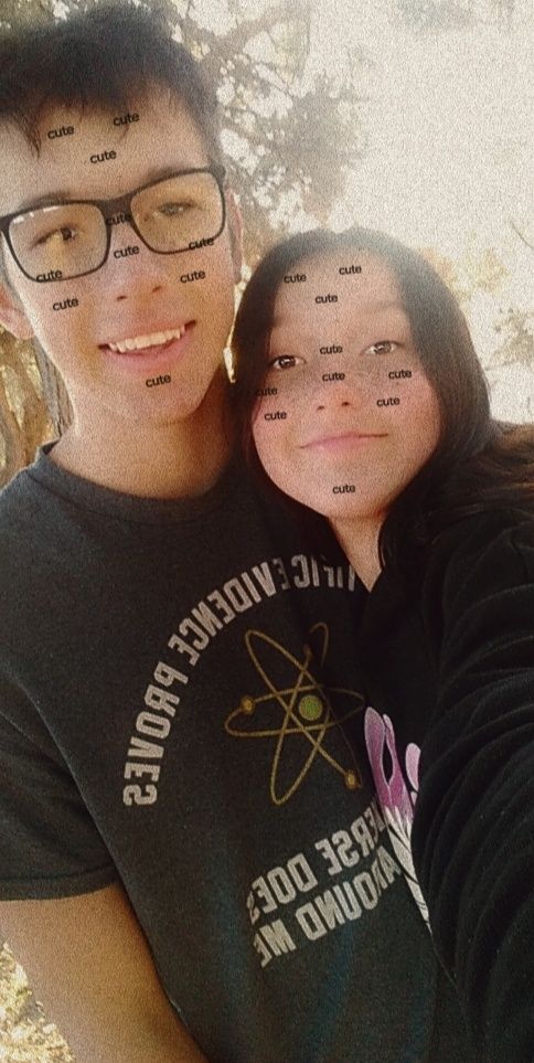 Good afternoon everyone!

Have this pic from my sister and I, bc why not :)