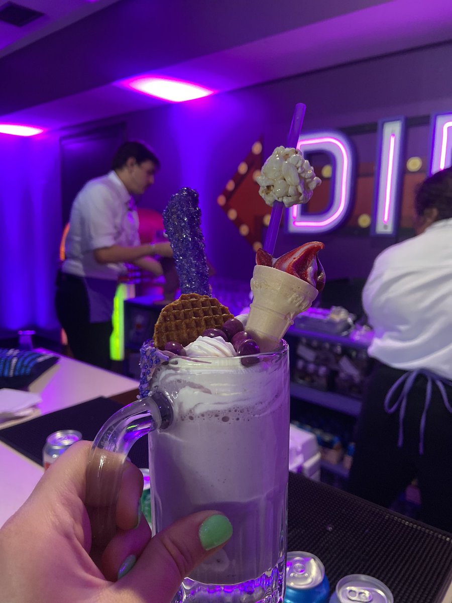 SbaeSW's tweet image. How freaking cute! #sxsw2023 #rokucitydiner