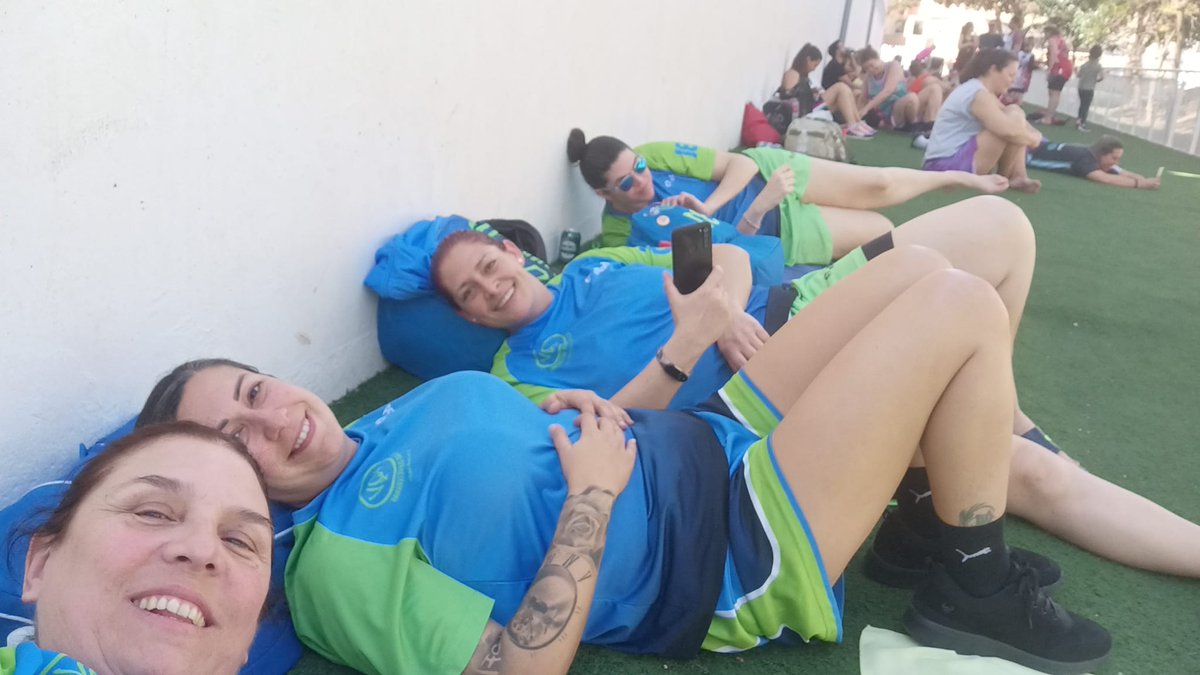 Y nos llevamos el tercer puesto después de unos Play Off  "de infarto" contra <a href="/CBPortuense/">CLUB BALONCESTO PORTUENSE</a> y las   Tortugas de Sevilla...pero lo que más nos ha gustado es vivir esta «Fiesta del Basket Fem+35» compartiendo grandes momentos dentro y fuera de la pista 💙🏀💚
#Valorcesto