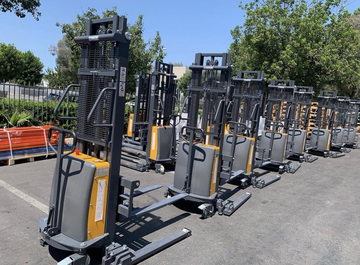 EKKOlifts's tweet photo. The #EA15B/EA15D Series Semi-electric Straddle Stacker in stock now! 3300lbs Cap, 119-138‘’ Lift.
Contact us for your local dealer.
877-232-6517 info@ekkolifts.com https://t.co/WHEJyJAut1 #ekkolifts #forklifts #lifttruck #stacker ##SemiElectricStraddleStacker https://t.co/vDXmm0ULNS