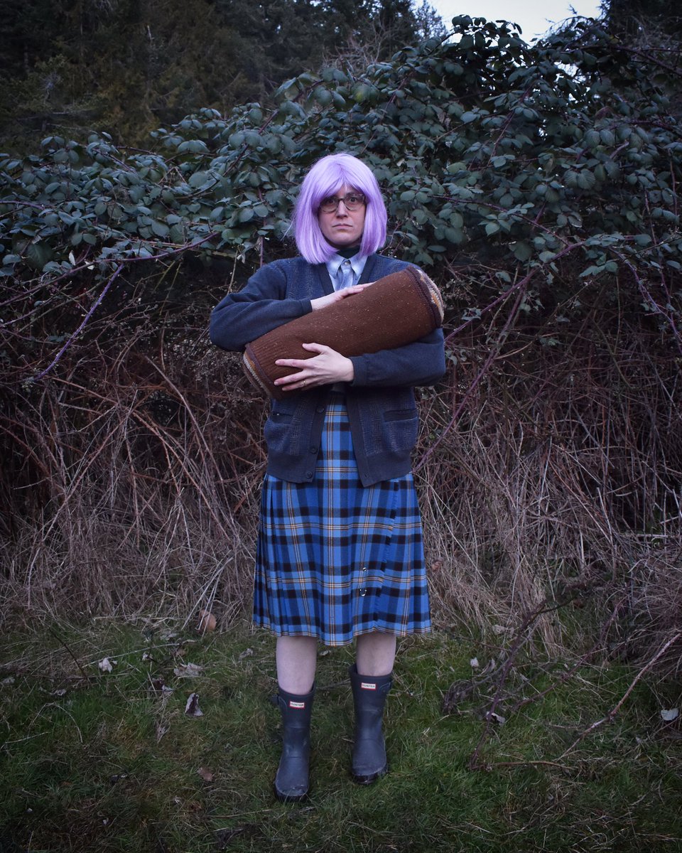 johnsonbecky's tweet photo. mauve zone / blue rose log lady

preparing to head to cumberland with @hushhushnoise on february 25

february 18, 2023

📷: emma cale
🪵: @shannongerard 

#mauvezone #bluerose #loglady #theloglady #twinpeaks https://t.co/2629h2S9bq
