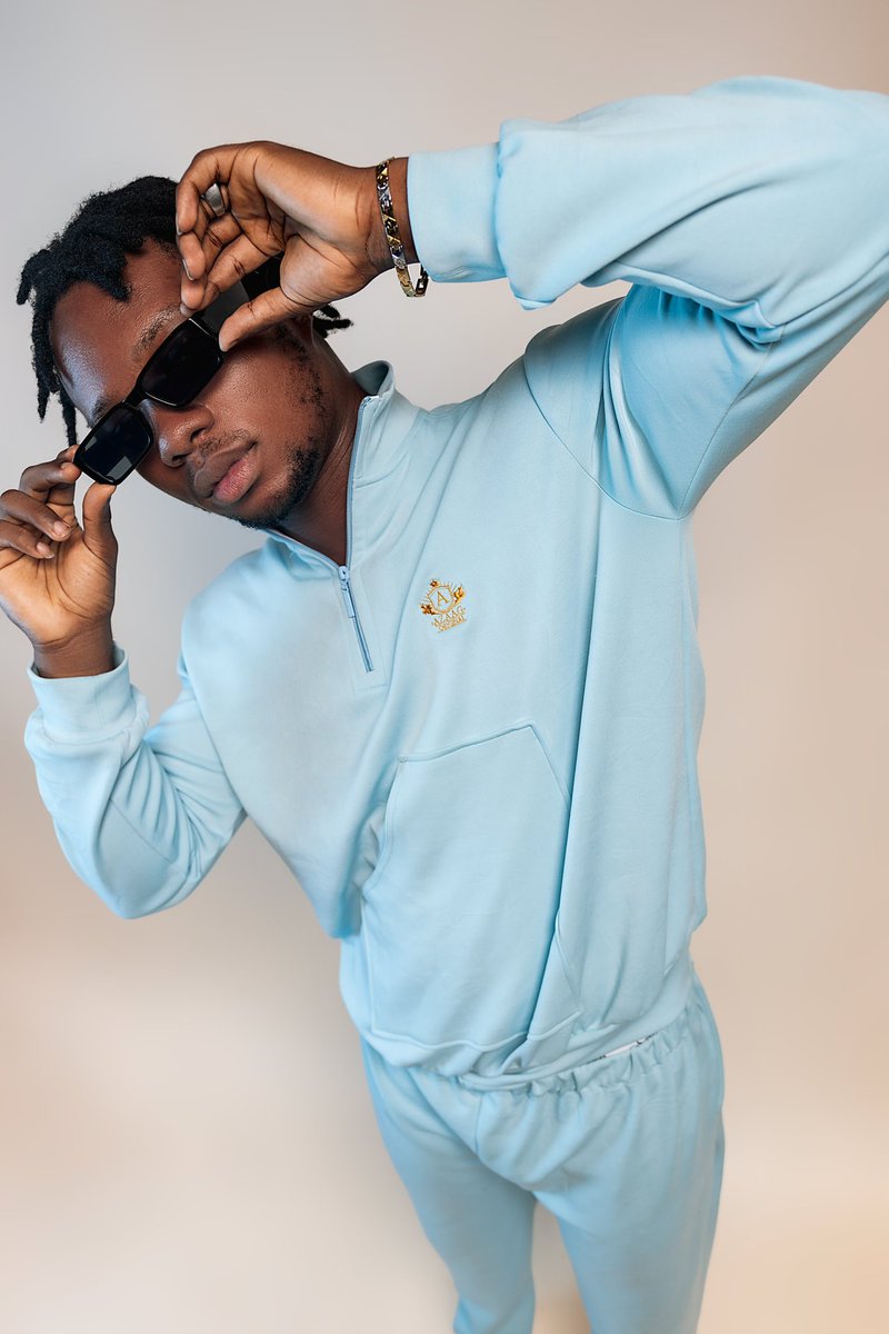 Azaag5's tweet photo. #STREETWEAR 🤴  Capsule Flexx by #Azaag 

Une texture matte et brillante ✨ obtenue grâce à un mix de lycra et de coton, ces magnifiques 🤩 ensembles sauront vous donner un look unique 👌🏾.

📸: @SahueJunior 

📍Boutique Azaag ⬇️
Angré non-loin du terrain

📱+225 07 03 349 884 https://t.co/sDo8R6suh6