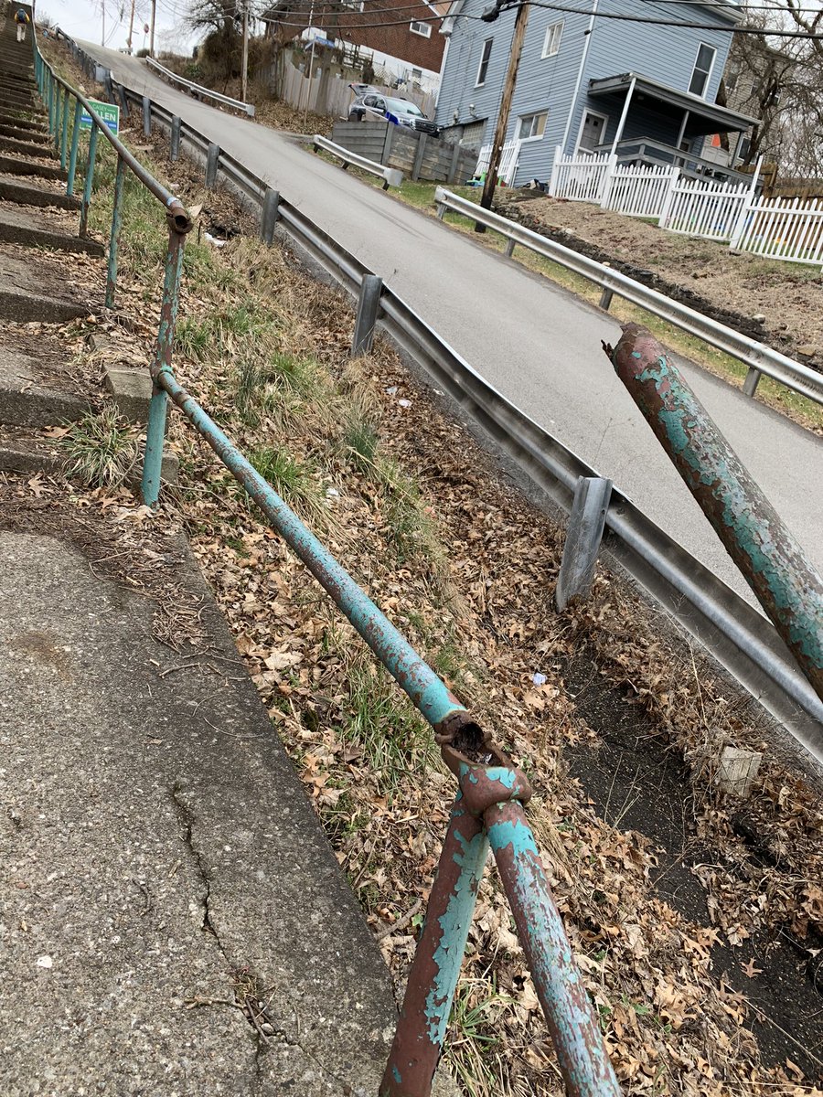 MHeightsStreets's tweet photo. @Pgh311 broken rusted railing on Greenwood steps https://t.co/InstwrFTkx