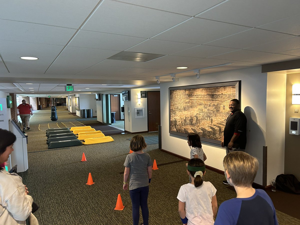 Big thanks to a few of our coaches and players for working the NFL Play 60 at Lambeau Field today! #lead
