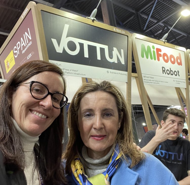 soydigitalwoman's tweet photo. With @martavalles #cofounder of @vottun in her booth ay #4YFN23 amazing moments together @soydigitalwoman #WstartupC https://t.co/1fueSFQhX9