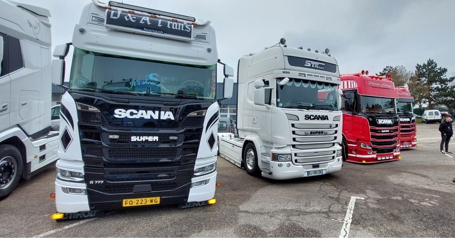 R0bertAndrew's tweet photo. Portes Ouvertes 2023, avec la présence des routiers et quelques uns des plus beaux camions de la région...La suite...
#lycéelavoisier #acnormandie #normandie #régionnormandie #bacproctrm @pierreleloup @legrain @transportsdova @levasseur @transportsmondon @stmichard @whelltainer https://t.co/6I8JAMZynj