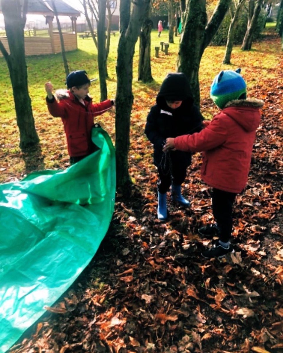 Our children have a large range of resources to encourage play & exploration. Pupils build dens, role-play, search for bugs, create vehicles. They assess risk & know how to keep each other safe. We have seen this develop confidence, team work & imaginations! @OPALOutdoorplay