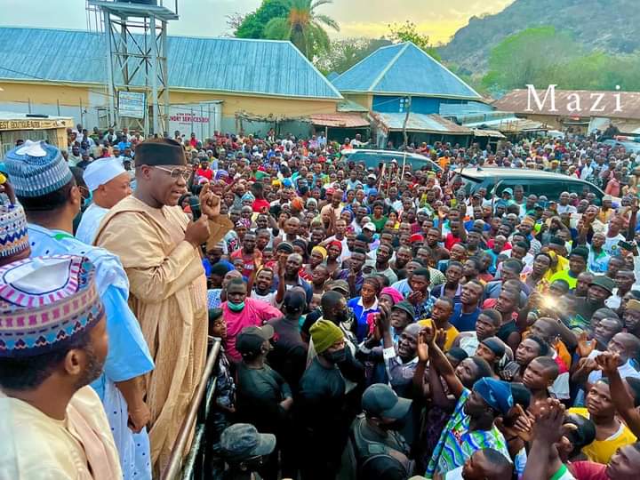 AirSadeeq's tweet photo. APC gubernatorial candidate of Bauchi State @CAS_AMSadique Air Marshal Sadeeq Baba Abubakar visits Boi town, Bogoro local government of Bauchi State. He assures them of his desire to rescue Bauchi State from bad governance and corruption.
@Sadiya_farouq
@YakubDogara https://t.co/ePaxwbb34T