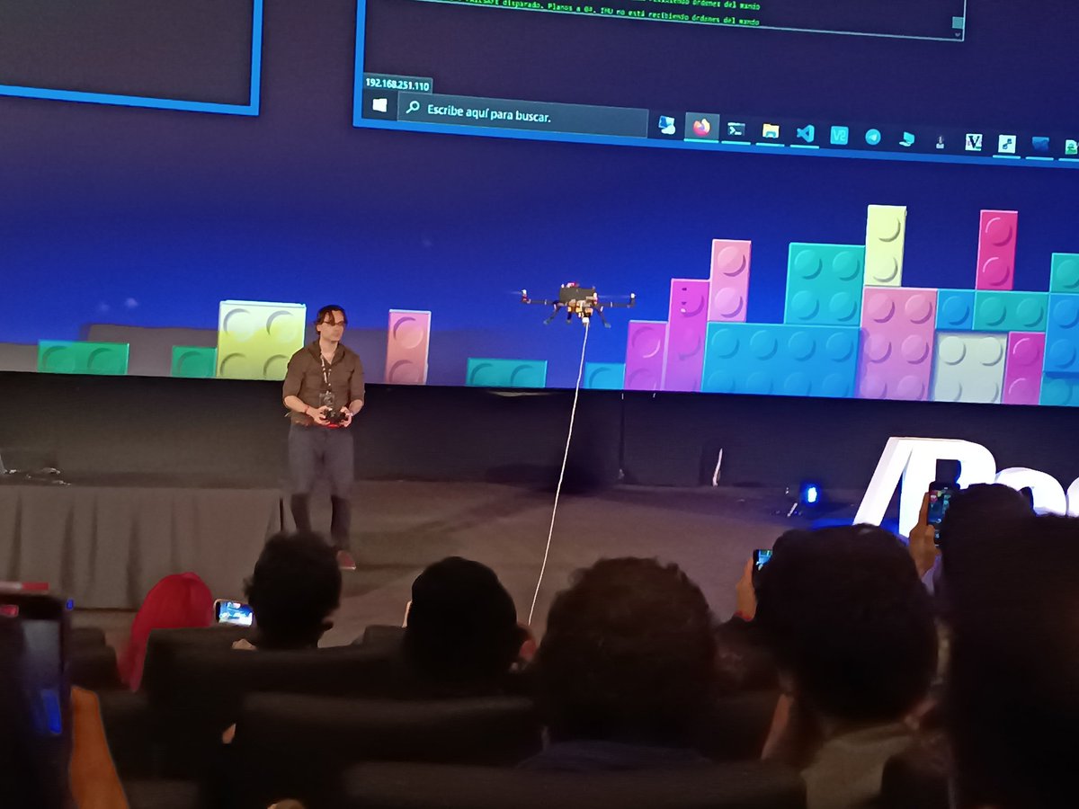 afernandesvigo's tweet image. Drones suicidas con @TaiksonTexas como broche de la #rootedcon2023 @rootedcon