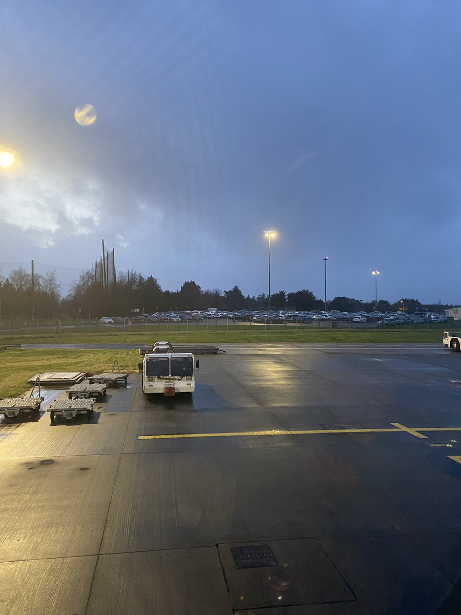 Gargamle2's tweet photo. It’s dark and rainy here in SNN but it’s better then snow!
Last leg to MPL with @pm_roa on this #a320neo OMD131 #nomadic #nomadiclife #ferryflights https://t.co/L5D1eaHx1e