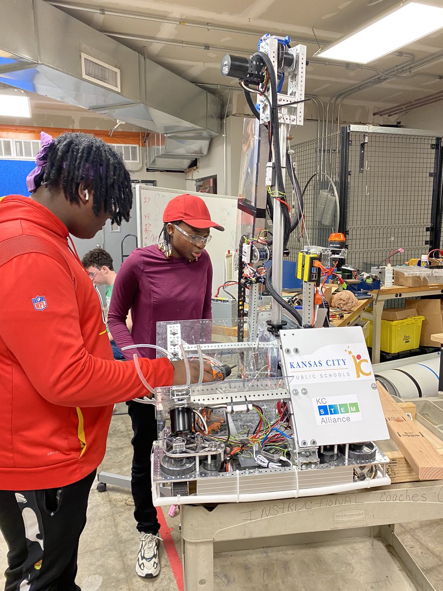 STEMKC's tweet photo. Mad hustle for final preparations heading toward @FRCTeams Heartland Regional event starting Thursday!  3 of the 4 #KCEZ teams will be competing!  @kcpublicschools @Tigerbytes1775 @Paseliens_1763 &amp; Central Academy of Excellence.  @CristoReyKC competes the following weekend. https://t.co/wGXHkJyQqX