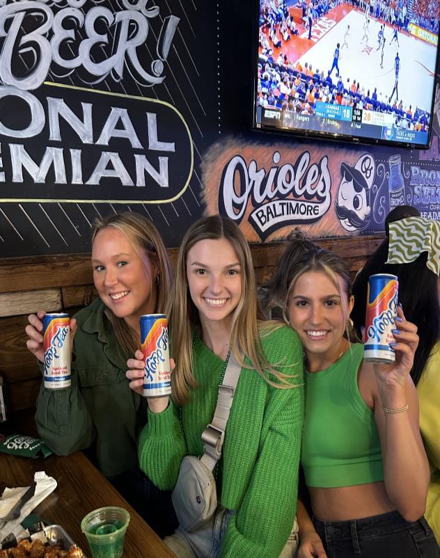 chesapeakebev's tweet photo. WHO'S STROLLIN IN FED TODAY?!
🍀 https://t.co/EprbYcfuuJ