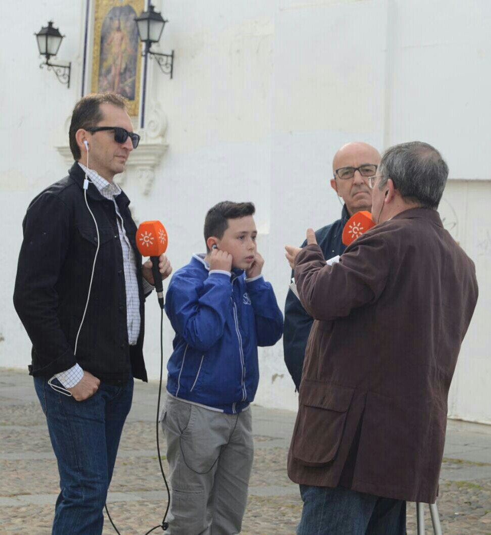 El próximo viernes, haremos radio en la casa de la Virgen de las Angustias... San Agustín.
<a href="/pasoapasocsr/">Paso a Paso CSR CO</a> 
<a href="/LasAngustiasCor/">Hermandad de Las Angustias</a>