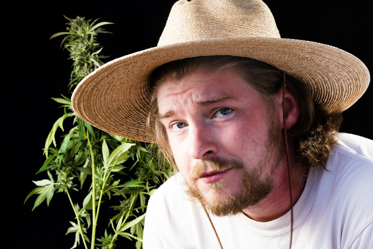 Looking for some premium flower! Our procurement specialist, Levi 🍃, has got you covered with our favorite legacy Moxie strains! 

¿Estás en Spannabis? ¡No dudes en contactarnos! 

Booth #186