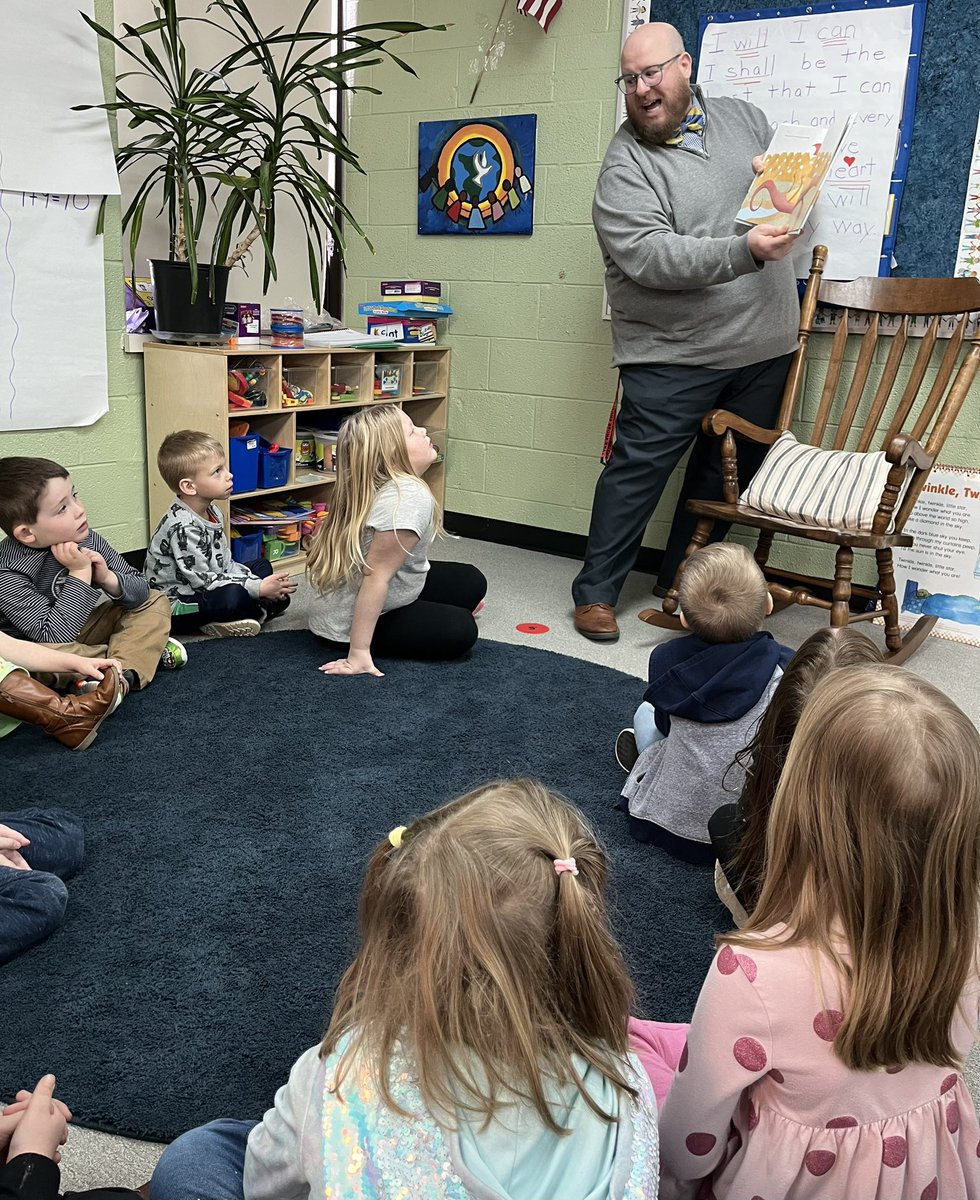 CheriZweng's tweet image. Thank you to Mr. Barranca and Ms. Wyncoop for coming in as our guest readers this week! Our DK students enjoy listening to new readers and new books! Thank you Ms. Wyncoop for donating your book to our classroom library! #mylsps #dklsps