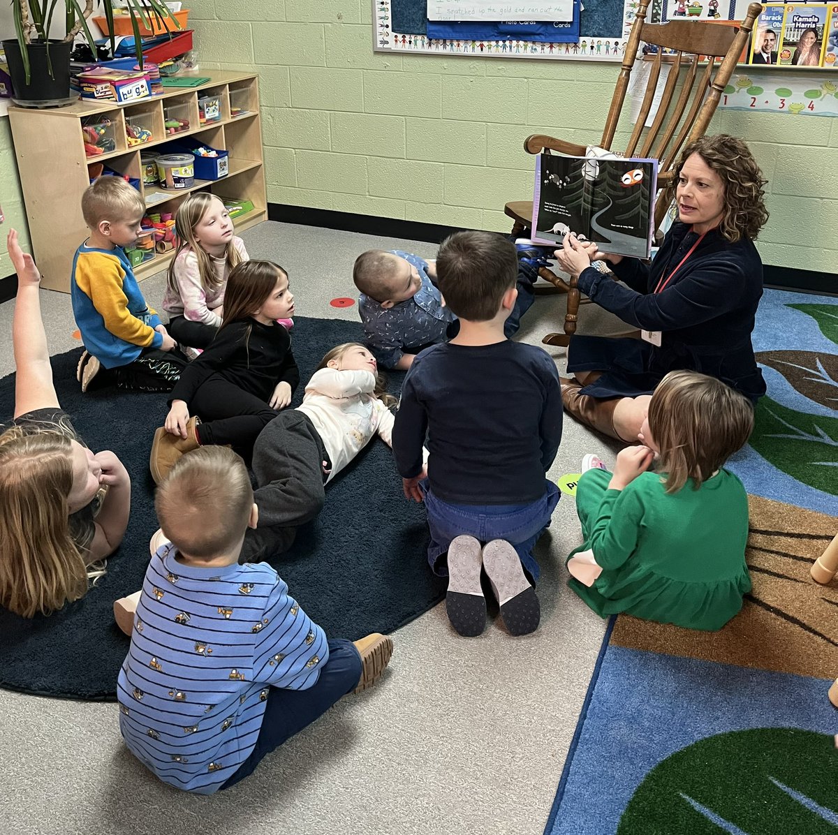 CheriZweng's tweet image. Thank you to Mr. Barranca and Ms. Wyncoop for coming in as our guest readers this week! Our DK students enjoy listening to new readers and new books! Thank you Ms. Wyncoop for donating your book to our classroom library! #mylsps #dklsps