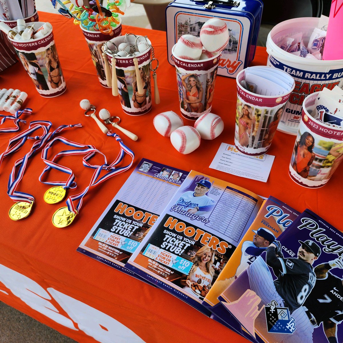 hootersarizona's tweet image. What a great day to be at the Dodgers vs Cubs Spring Training! ⚾️👏  #SpringTraining2023