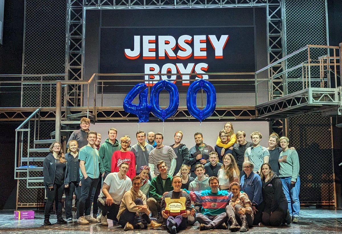 Happy 400th show <a href="/JerseyBoysUK/">Jersey Boys</a> 🎉