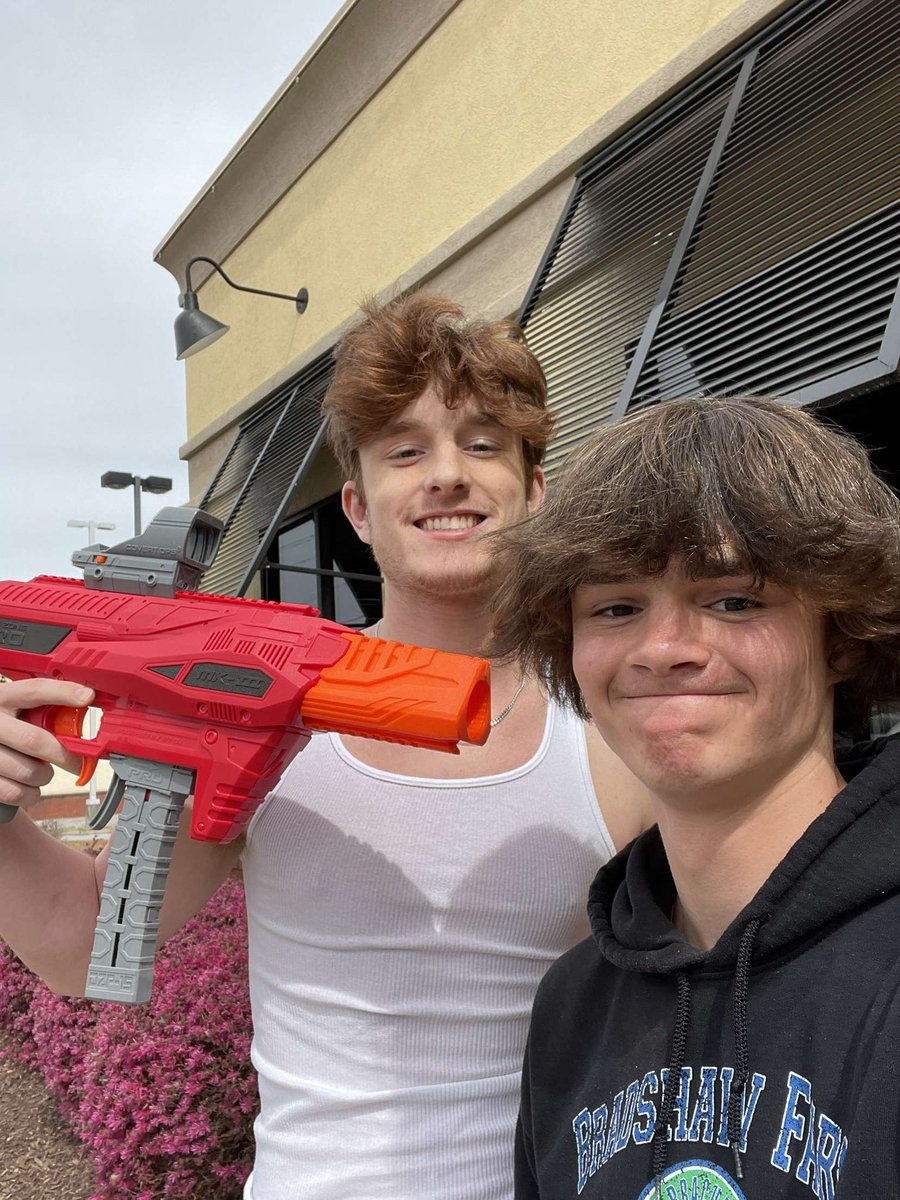 Big_Slim_5's tweet photo. Anthony takes out ian (4,4) @shsnerf23 https://t.co/1fM1qzoj9h