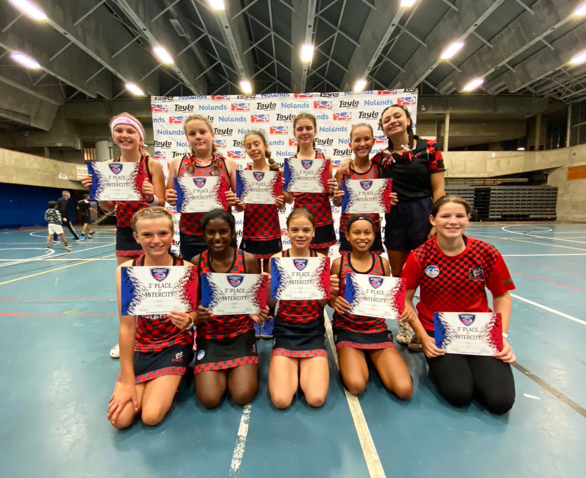 Well done to our u12 Knights for coming 3rd at PSi Intercity

It was a great day of indoor against the Western Cape PSi Franchises. 

⚔️ We are the KNIGHTS ⚔️ 

🔴⚫️⚪️

#TheKnights 
#TheRedArmy 
#ThePeoplesTeam 
#NorthernSuburbs 
#PSiHockey 
#WeLoveBoards