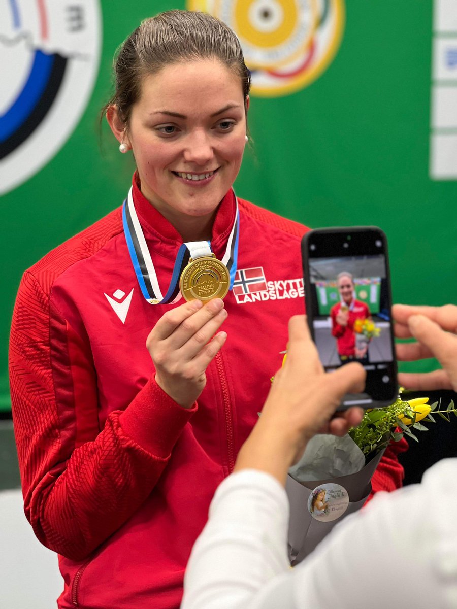 Jeanette Hegg Duestad er europamester på OL-øvelsen 10 meter luftrifle. Første norske kvinne på 42 år.

Jeanette sitt andre EM-gull på to dager. I går vant hun den andre OL-øvelsen 10 meter luftrifle mixed team sammen med Jon-Hermann Hegg.