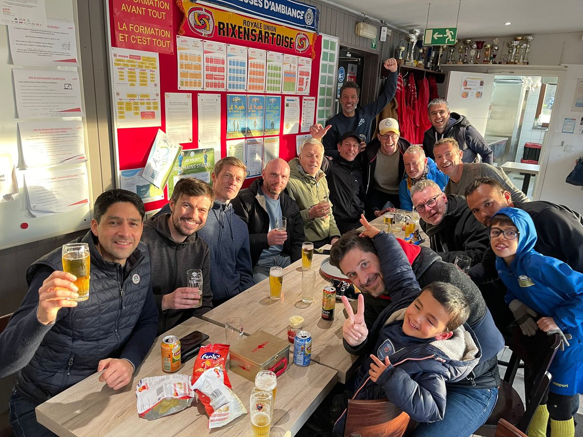 The Vets1 family celebrates a 5-2 home win vs old rivals LTC! MoMs Gary Lineker and JC! #StandWithGaryLineker #scorelikeJCThuan
