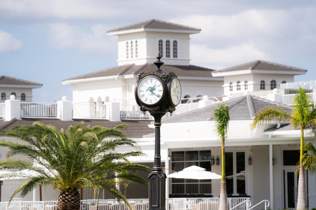 Don't forget to change your clocks; we spring forward tonight. That means an extra hour of daylight to spend on the golf course starts tomorrow!  #swcc #shadowwood #daylightsavings #springforward #moretimeforgolf