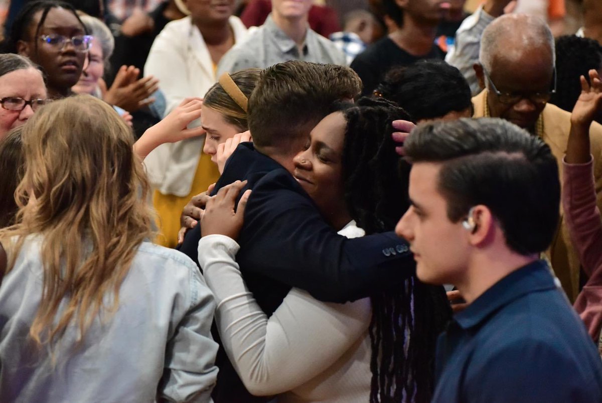 Praising God for 27 filled with the gift of the Holy Spirit and 3 baptized in Jesus Name during night one of the Palm Bay Outpouring.👏👏

#palmbayoutpouring23