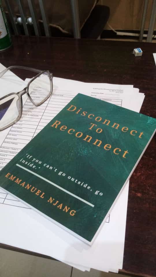 EmmanuelNjang's tweet photo. #ConversationsonHealing - From Discovery to Recovery - Disconnect to Reconnect 💚 #Mind #Conversations #Healing #Becoming #abundance #Self #Mastery #Thoughts #JourneytoSelf #Storyteller #Minimalist #Reminder #Books #Sales #Trauma #IntergenerationalHealing #HealingSelf 💚🙏🏿🕯️💫 https://t.co/mr8RN2mUVi