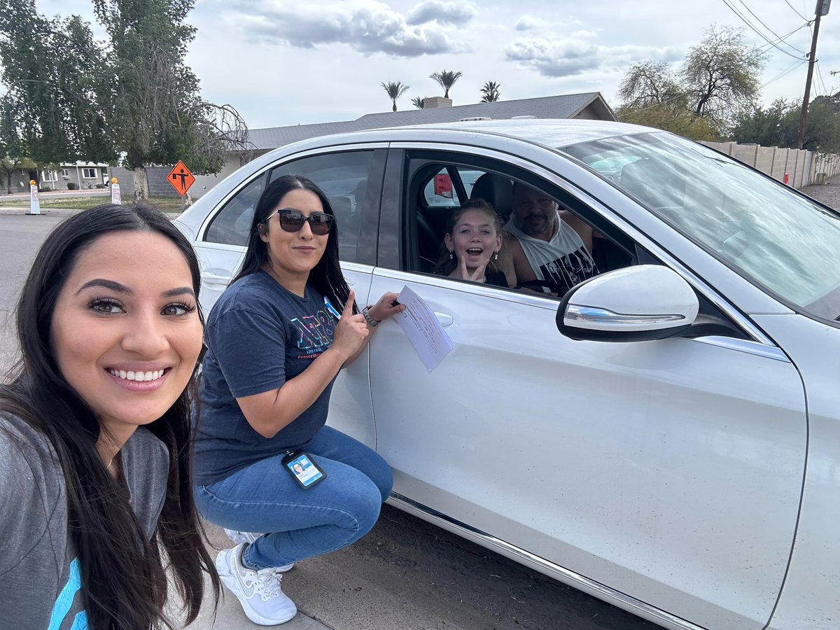 yvetteNTX's tweet photo. Can you tell the community is excited as much as we are for AT&amp;T Fiber?? #ComingSoon #MesaArizona #SpreadingTheWord #AttackingTheNeighborhood

@Jd1269 @DSWMariano @KourtneyBlossom @jacquie_rubio @DesertSW_  @CristySwink @gowestregion https://t.co/wICOKIUSRs