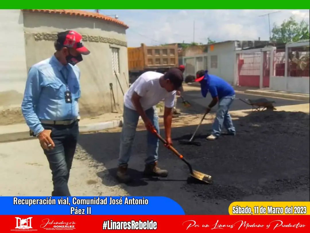 AlcaldiaFla_'s tweet photo. Así le damos continuidad a nuestro Plan recuperación vial, el equipo de Dirección Estratégica continúa con la colocación de 20 toneladas de mezcla asfáltica en caliente de la comunidad José Antonio Páez II, colocando hasta el momento 220 toneladas de asfalto.
#SoleimaniVive https://t.co/V7KDeHEJ5u