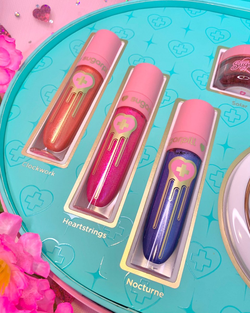 sugarpillmakeup's tweet photo. Which metallic liquid lip color from our Anniversary PR Box is your fave? 😍
🧡 Clockwork
💖 Heartstrings
💜 Nocturne
#sugarpill #ravemakeup #festivalmakeup #metalliclipstick https://t.co/n8Lk0sXfFJ