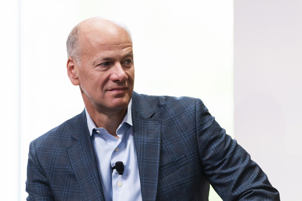 DiMartinoBooth's tweet photo. I’d planned to steer clear of Twitter after yesterday’s close &amp; spend weekend taking in news flow from US regulators into Asia’s opening.

Then I saw this.

“SVB Financial Group CEO Greg Becker is no longer a director of the Federal Reserve Bank of San Francisco.”

@business https://t.co/t9kxX5ll29
