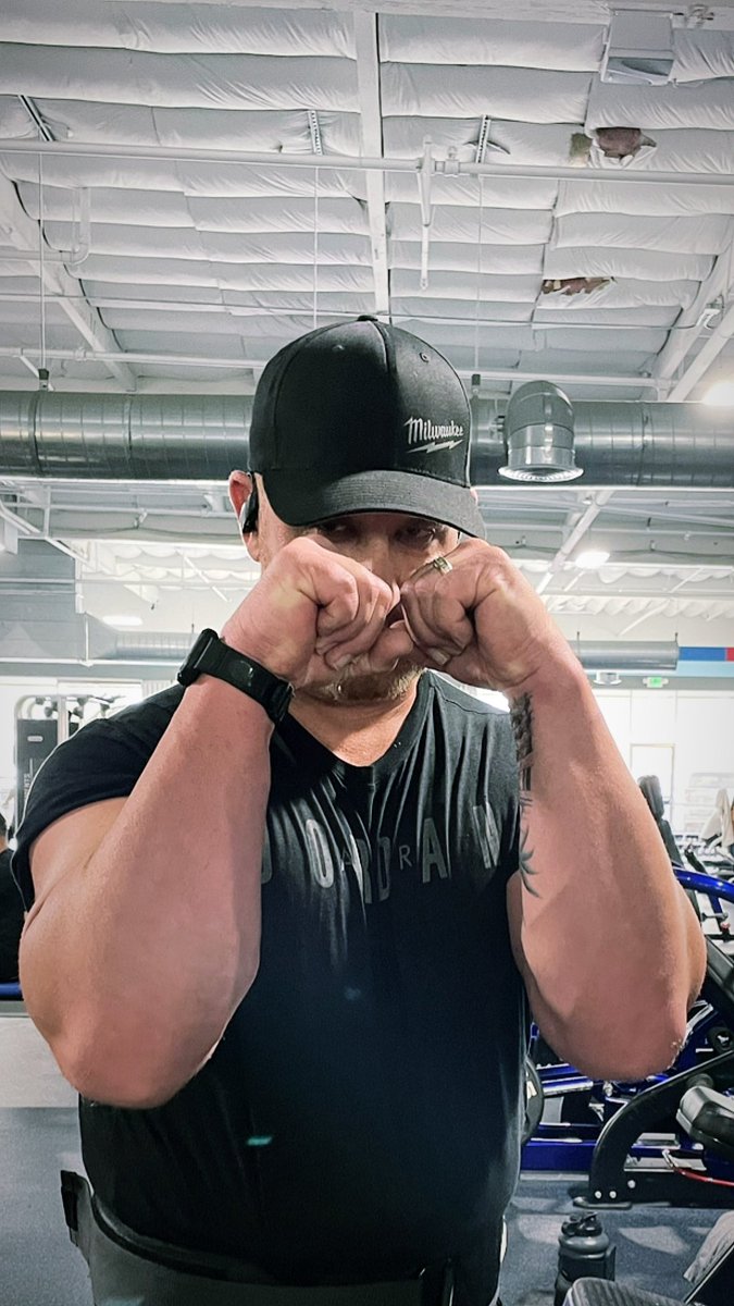 osidewood's tweet photo. What you see if we started a fight🤣 https://t.co/QZt3CH49yn