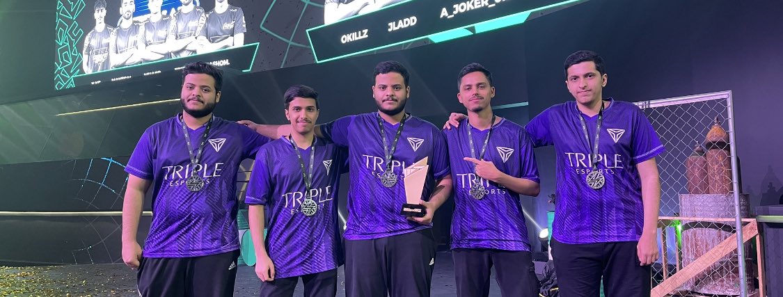 Twis Dov tweet media