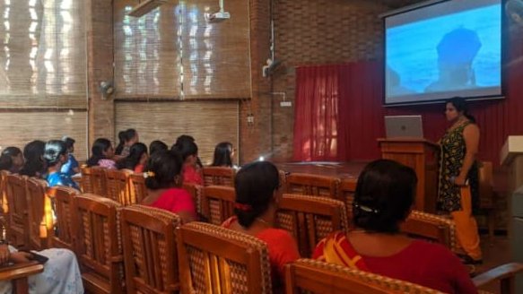 cds_students's tweet photo. On March 6, the film "Asanghadithar," directed by Kunjili Masciliamani, a part of the anthology Freedom Fight, was screened. The movie depicts the fight of the women in a village named Mitaayi Therivu Kozhikode, Kerala, for their access to toilets and sanitation. https://t.co/X6s9KQ8xJx