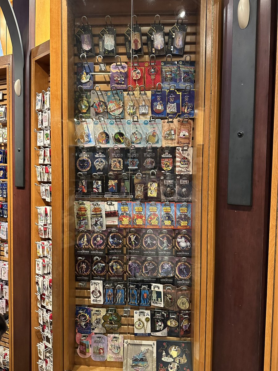 Disney Pins Blog on Twitter "LE pin case at Contemporary Resort https