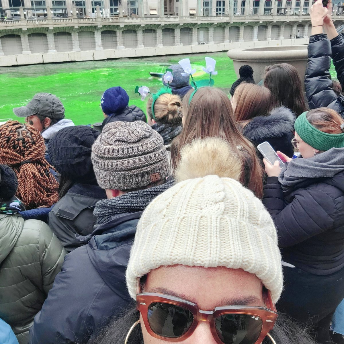IAmTheVisual_'s tweet photo. We've been at it since this am and I need a nap - you should see ME 😂
Went out to see the river being dyed before brunch. Lots of crowds but fun #ChicagoRiver
#ChicagoStPatricksDay https://t.co/MqxRWUaan3