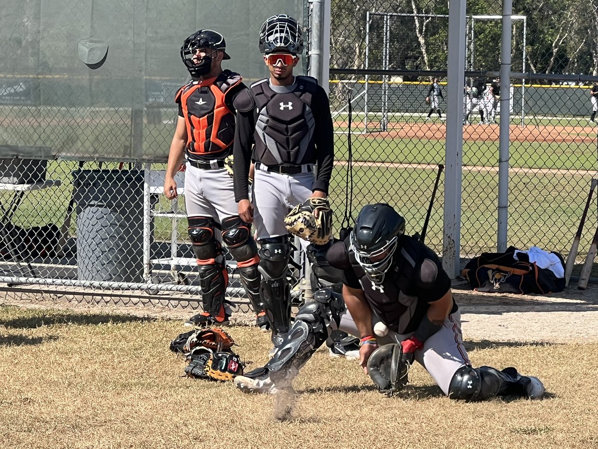 Eric_Birdland's tweet image. O’s catchers Mantecon, Rodriguez, Florentino &amp;amp; Ardoin show the difficulty in positioning to block. Absorbing the ball &amp;amp; having it not bounce far are the keys #defense #backstop