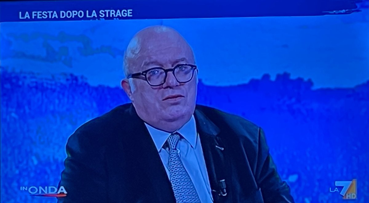 ivocamic's tweet image. NON SANNO PIÙ CHE INVENTARSI
I #compagni stanno armando una cagnara per la festa di compleanno di #Salvini:
- Non era opportuno farla e men che meno intonare la Canzone di Marinella di #DeAndrè che “scivolò nel fiume a primavera” -
Forse meglio rispondere con #Masini: vaffanculo!