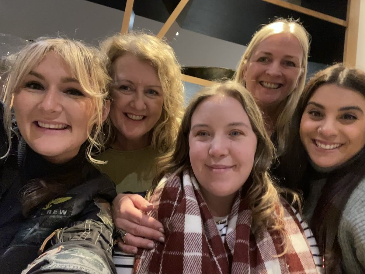 LBinterpreting's tweet image. @brucedelfosse1 met with Group C14 - major changes mid course You embraced the changes ❤️ #youCanDoIt #KeepStrong💪#BSLInterpreters #LindaFoster #Elsie