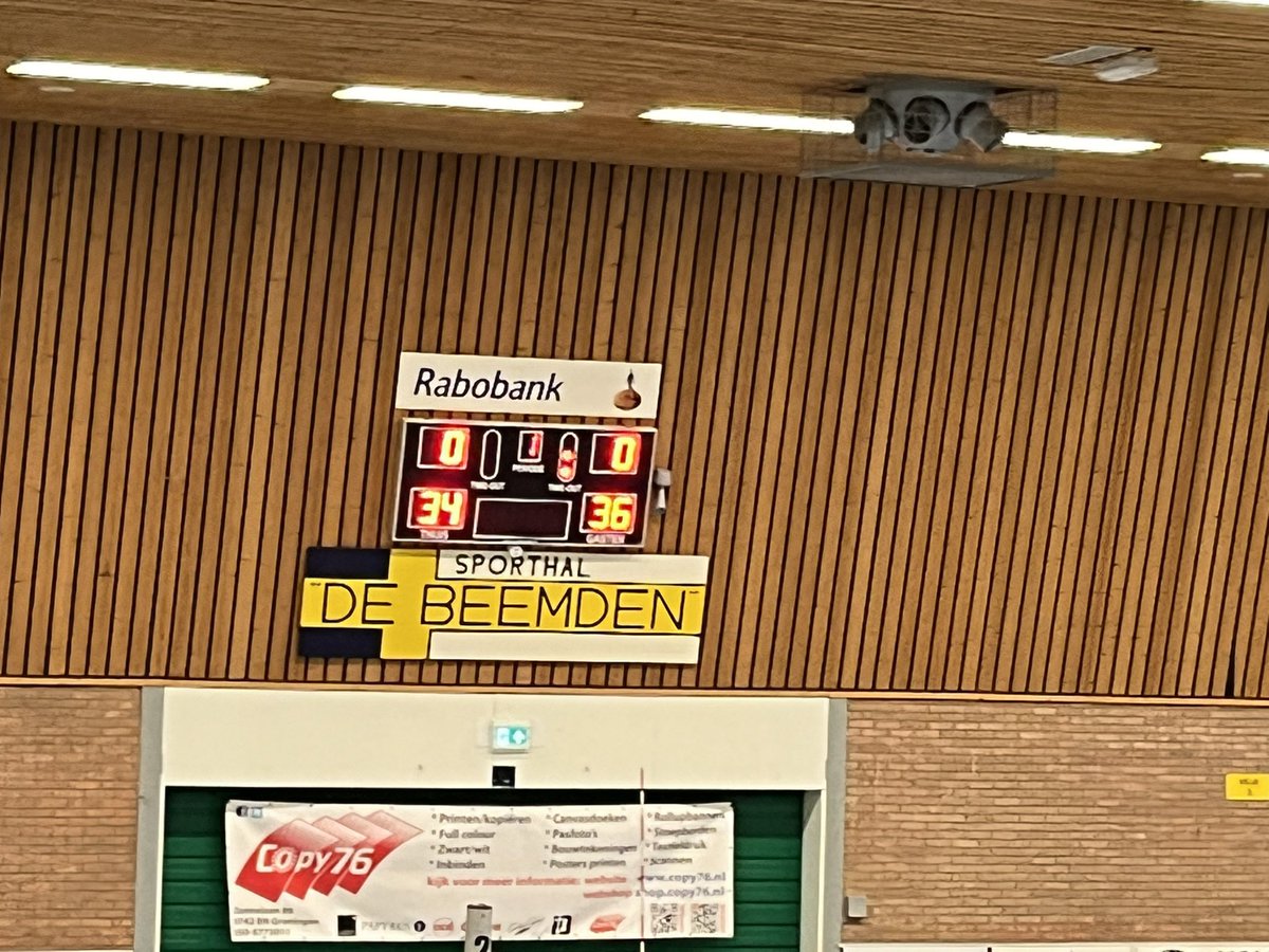 Wil_Dijk's tweet photo. Waar gaat dit naar toe ?
#thriller @DioBedumH1  vs @avvkeistad ; 60 minuten onderweg en de stand op 1-1 met 34-36 en 25-23 ; de nummer 3 tegen de nummer 2 https://t.co/vXco2TdHAS