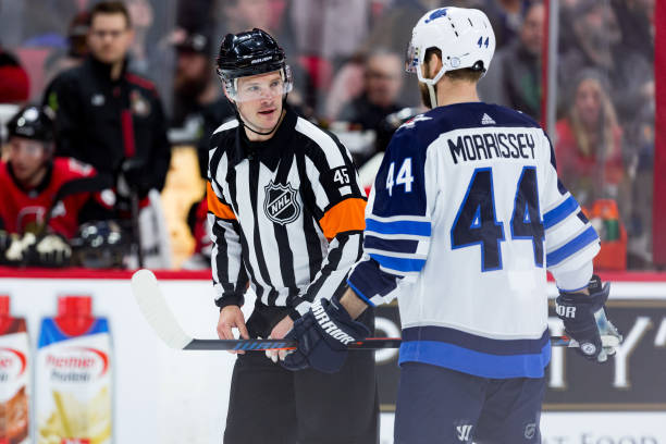 Winnipeg Jets vs. Florida Panthers get refs Peter MacDougall #38 and Garrett Rank #7 with Ryan Galloway #82 and Mark Shewchyk #92 on lines 
https://t.co/dG1D2H8PJj 
 @NHLJets  @FlaPanthers #GoJetsGo #TimeToHunt #WPGvsFLA https://t.co/qk6PbuHx5Y