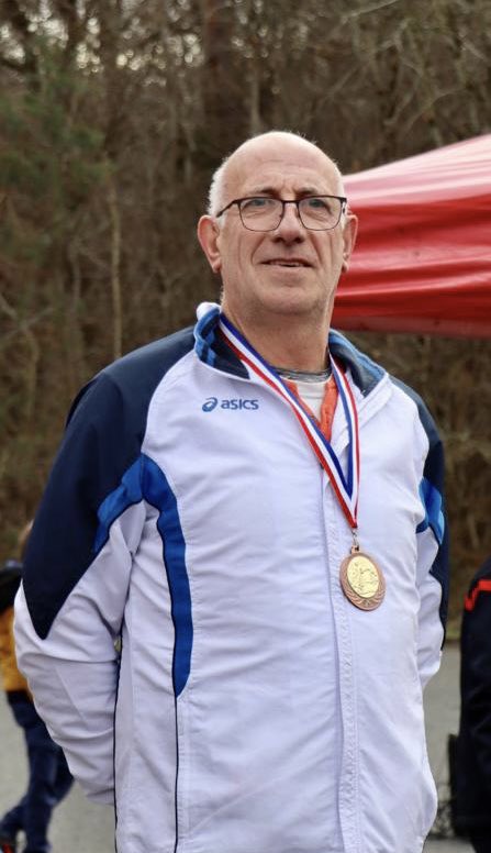 SDIS51's tweet photo. #CrossRégional 🏃‍♂️🏃‍♀️ Retour en images 📸 sur le cross régional qui s’est déroulé ce jour sous un beau soleil☀️ dans les Vosges, à Golbey. La délégation marnaise était composée de 32 coureurs et 5 accompagnateurs. 
Merci au @SDIS88 et à l’UDSP88 pr l’accueil 🤝
📸 ©️SDIS51-S.Legand https://t.co/6NsAexDjRn