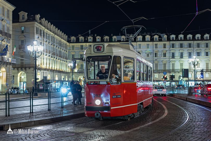 Tram ristorante, Piazza Castello Torino. Buona serata a tutti! (Torino e il Mondo visti con l'occhio di Bursuc Mihai Ph)