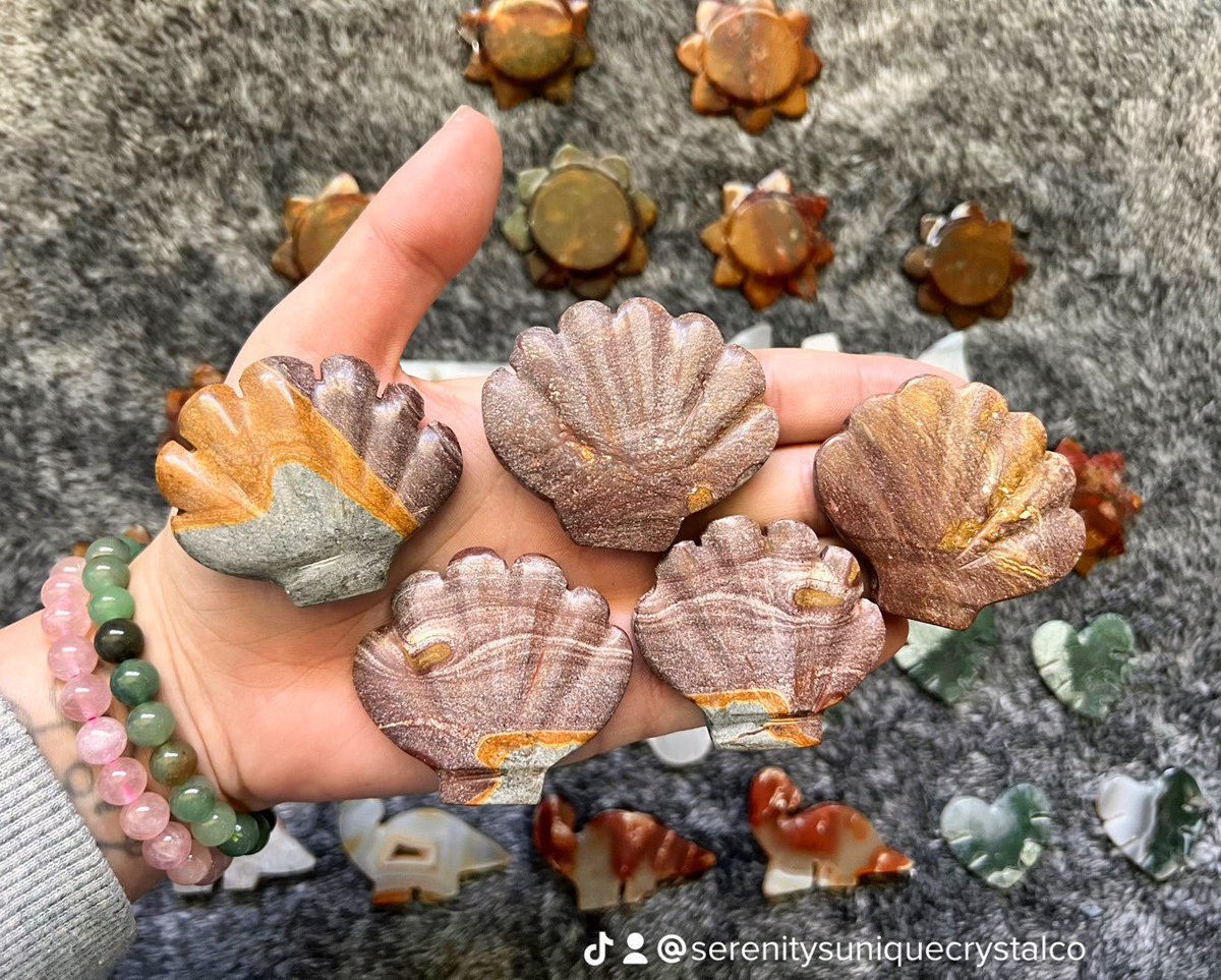 Make sure to keep a eye out for my IG live sales ❤️ so many amazing crystals looking for their forever homes 🫶 

Ig: instagram.com/Serenitysuniqu… 

Help a small woman owned business out and checkout my website Serenitysuniquecrystalco.com 

And make sure to like and retweet ❤️ #crystals